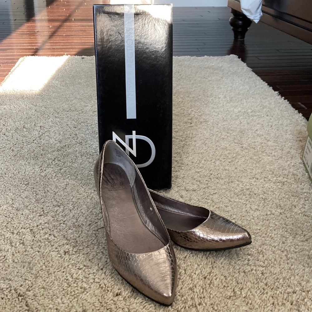 New Directions Pointed Toe Flat; Size 6.5 M